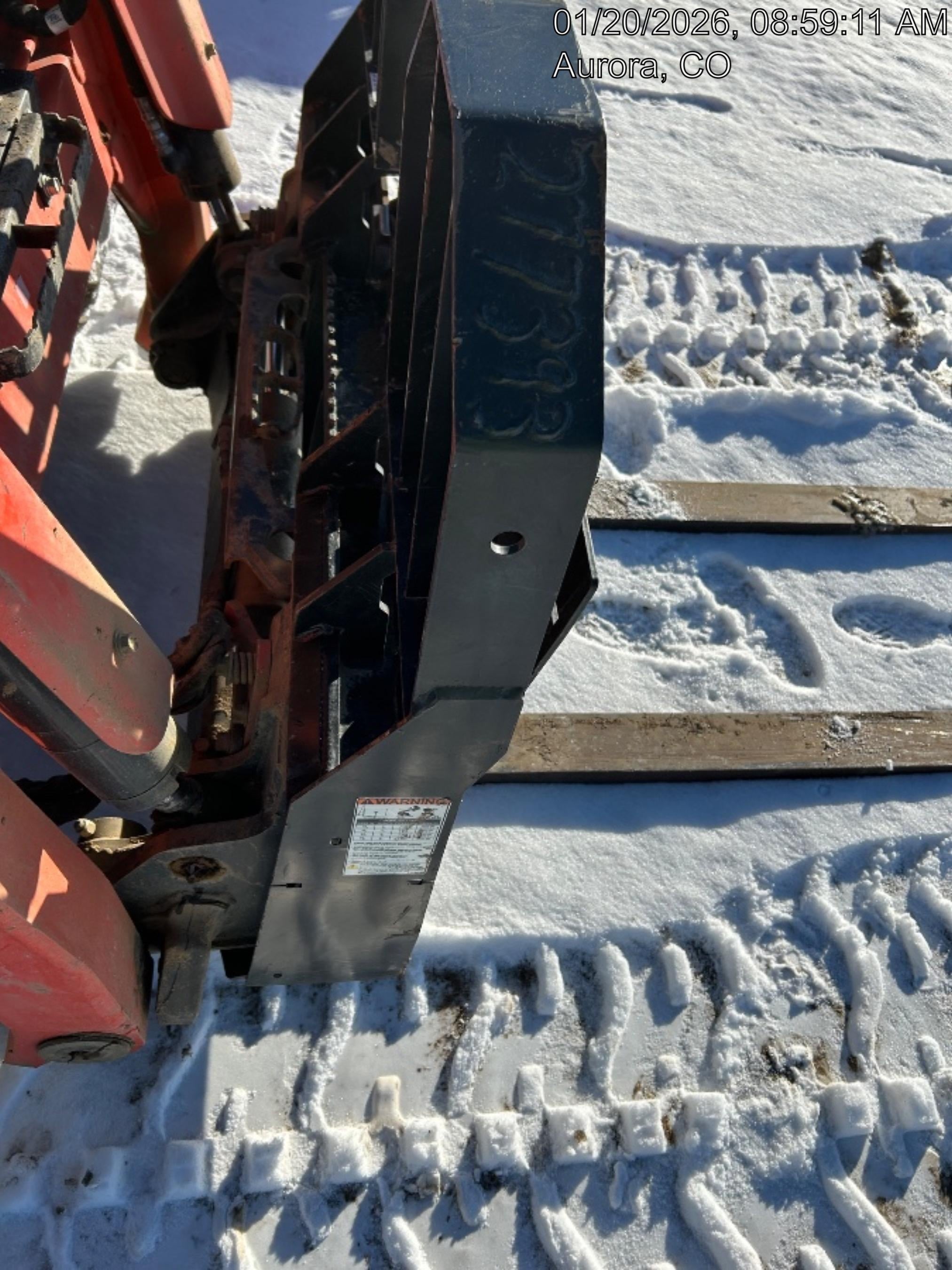 2022 TAKEUCHI 48" Pallet Forks - Takeuchi