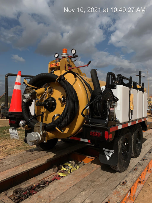 2021 Vac-Tron LP573XDT T4 Koehler Diesel Engine, 500 Gallon Debris Tank, x2 100 Gallon Water Tanks