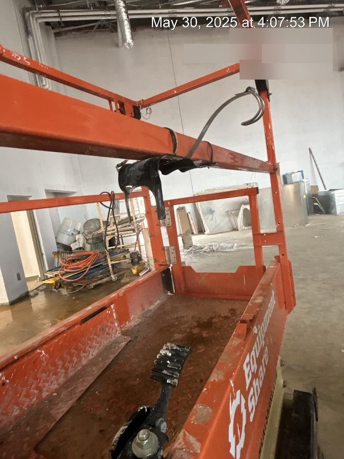 2025 JLG ES1932