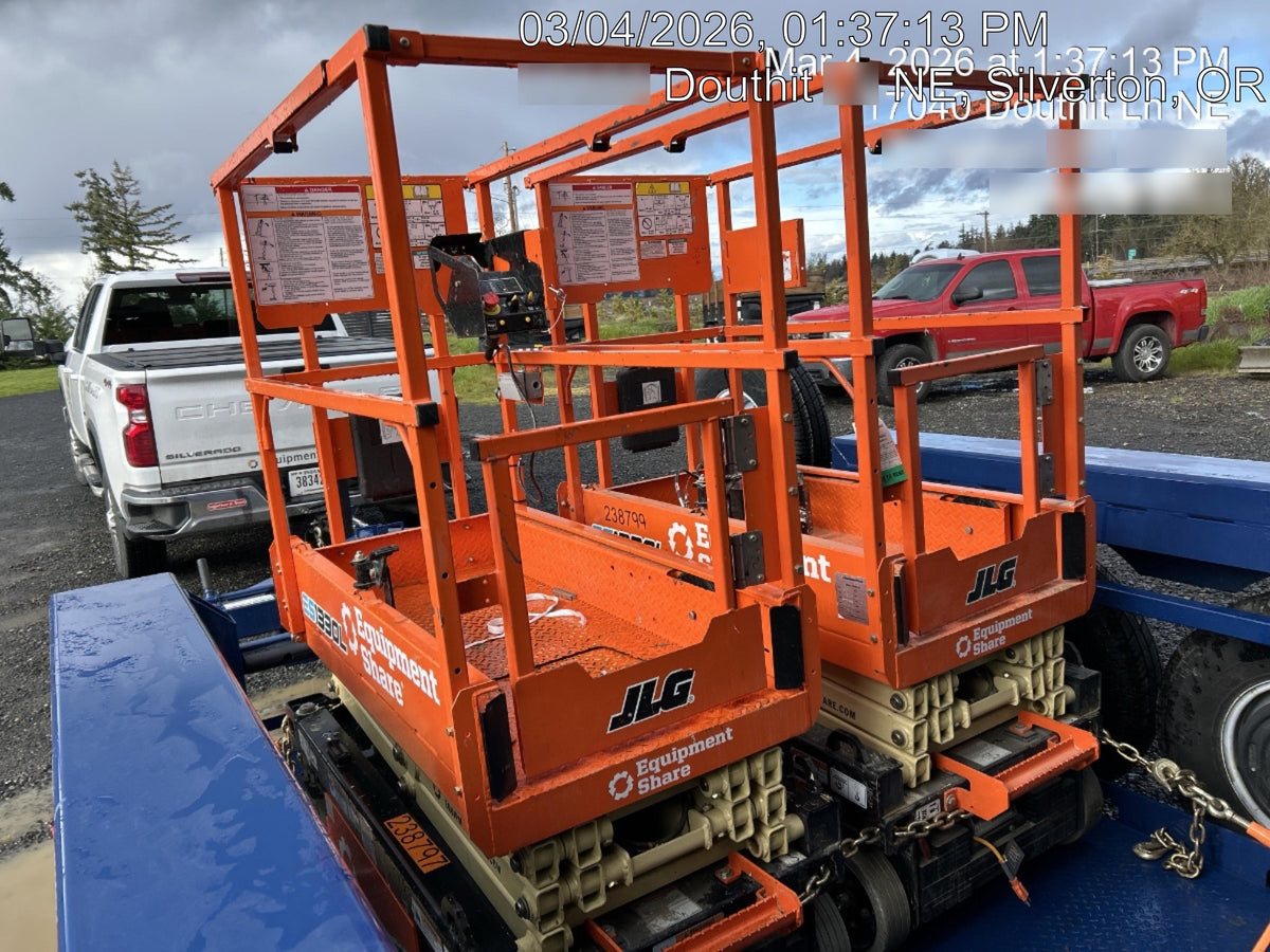 2022 JLG ES1330L