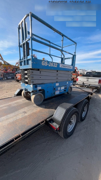 2019 Genie GS-2632 Folding rails with half height swing gate