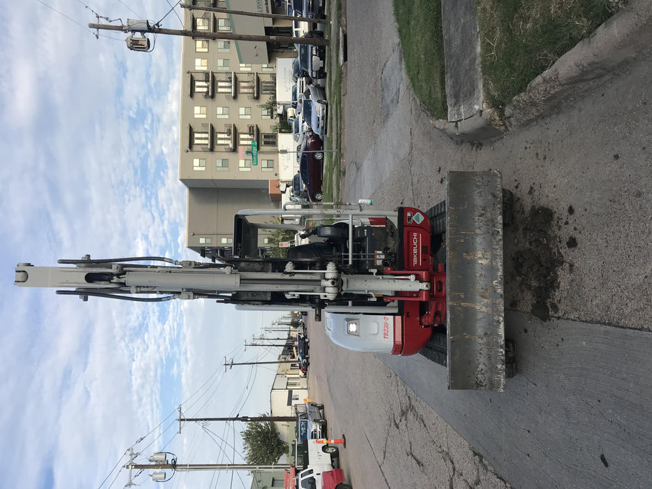 2020 Takeuchi TB235-2R Canopy, Rubber Tracks, Manual TAG QC