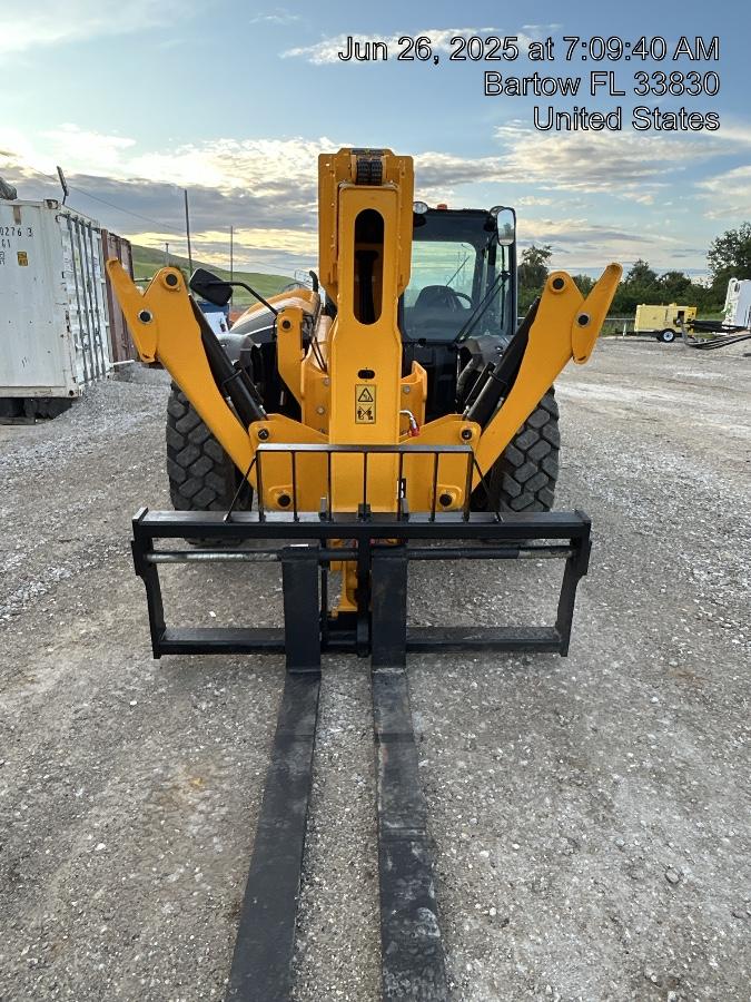 2025 JCB 512-56