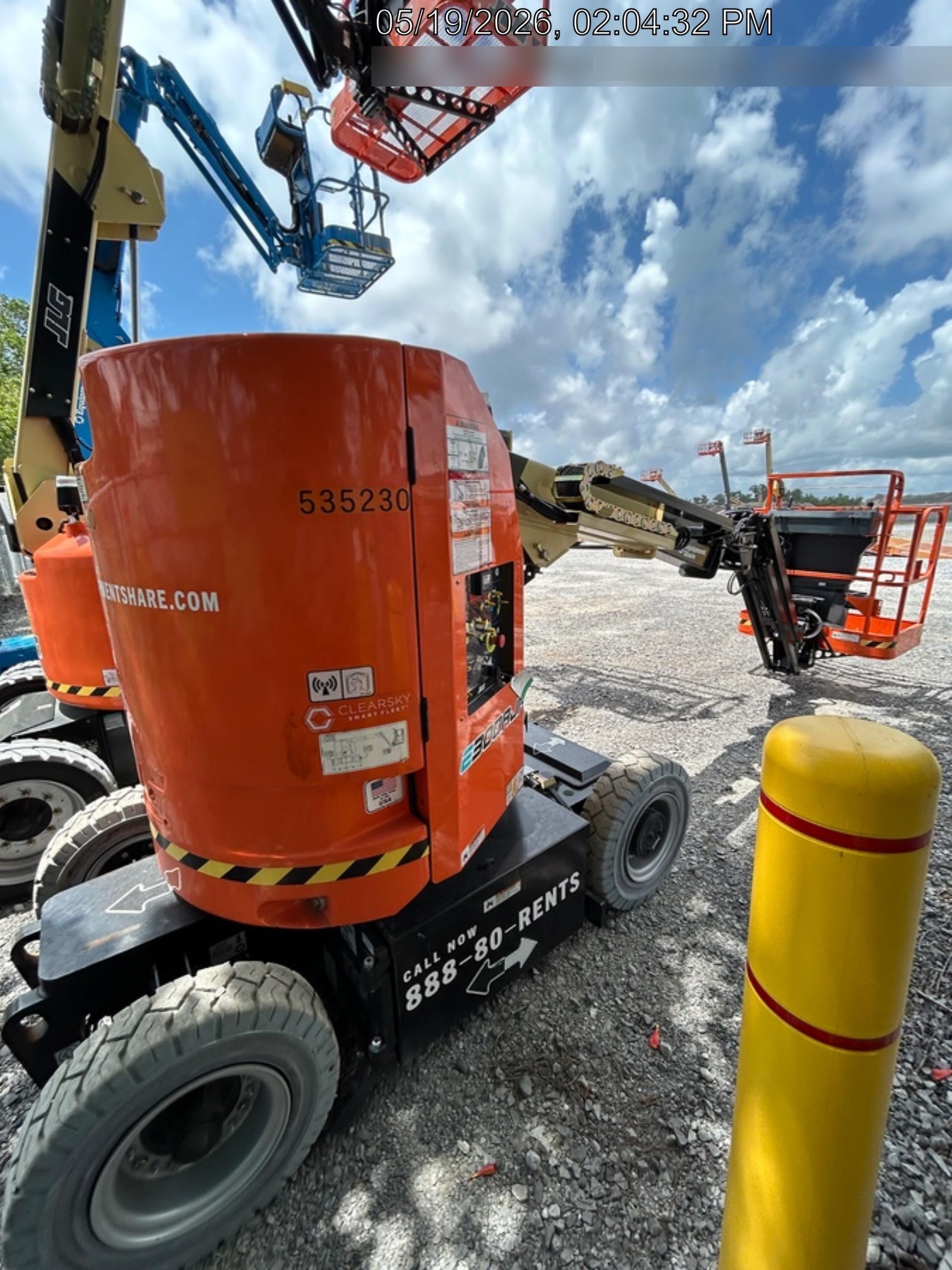2025 JLG E300AJP
