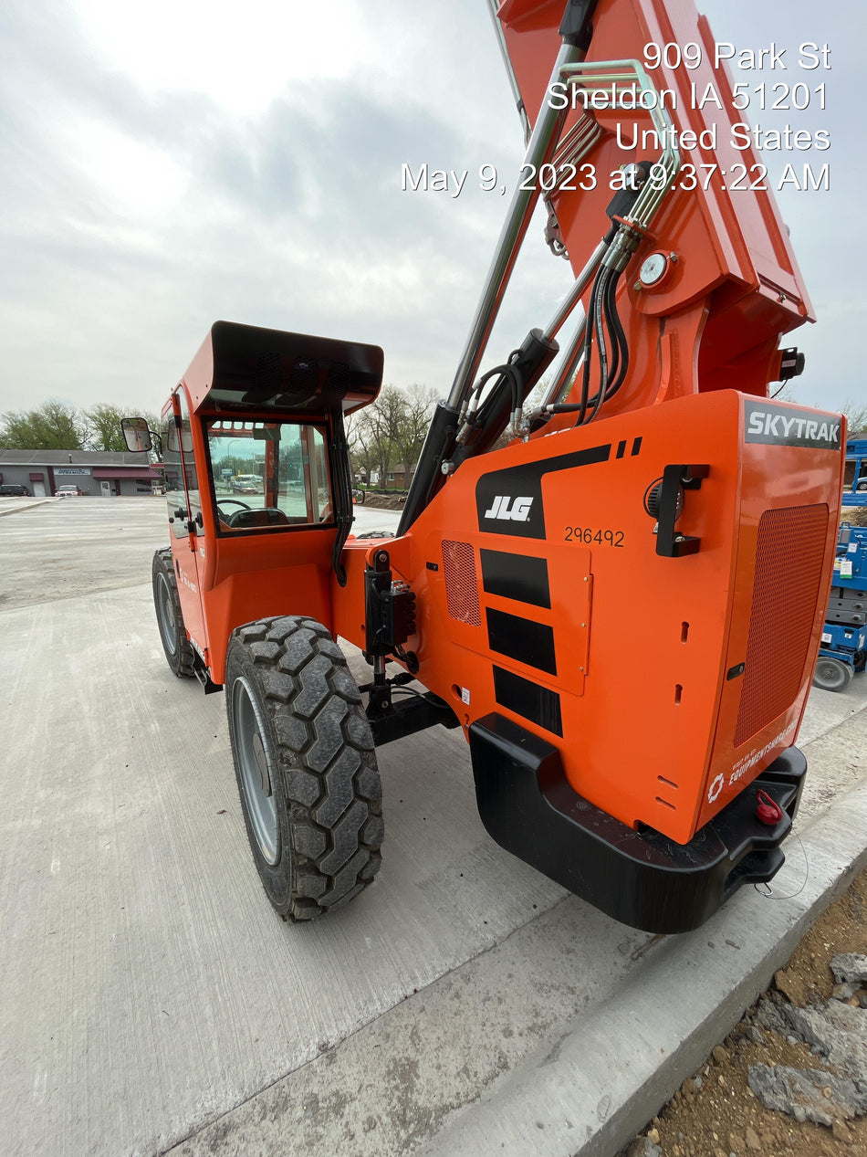 2023 SKYTRAK 8042
