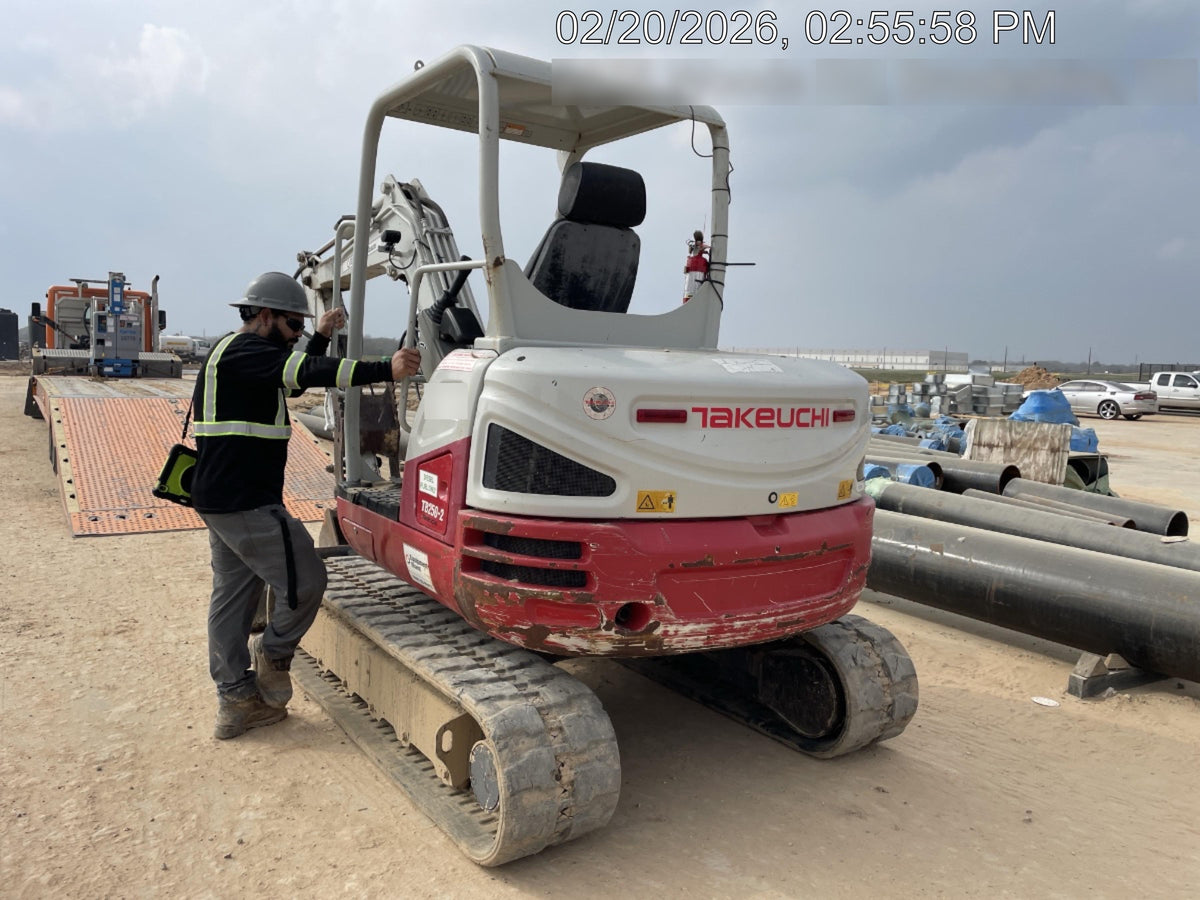 2021 TAKEUCHI TB250-2