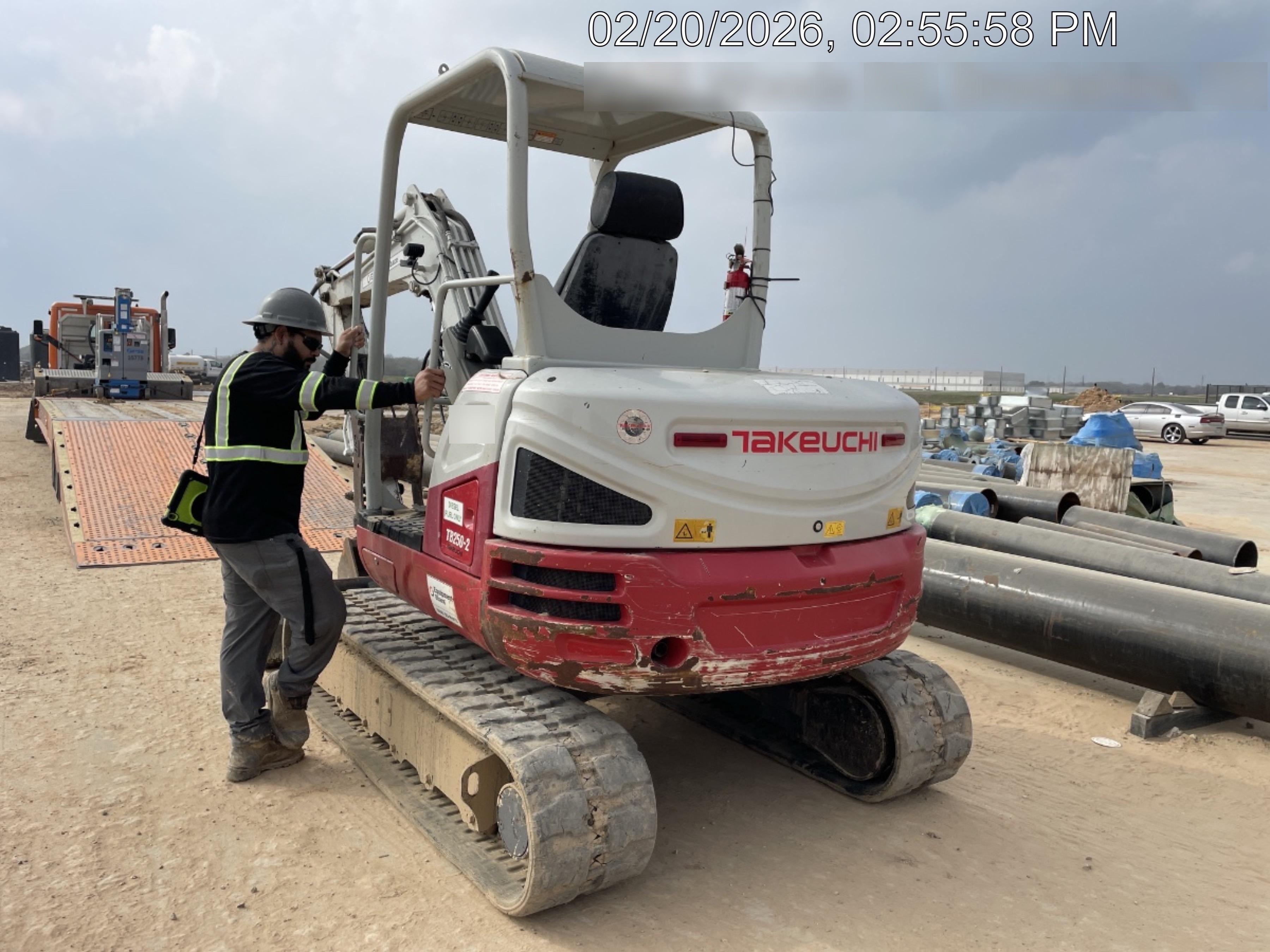 2021 TAKEUCHI TB250-2
