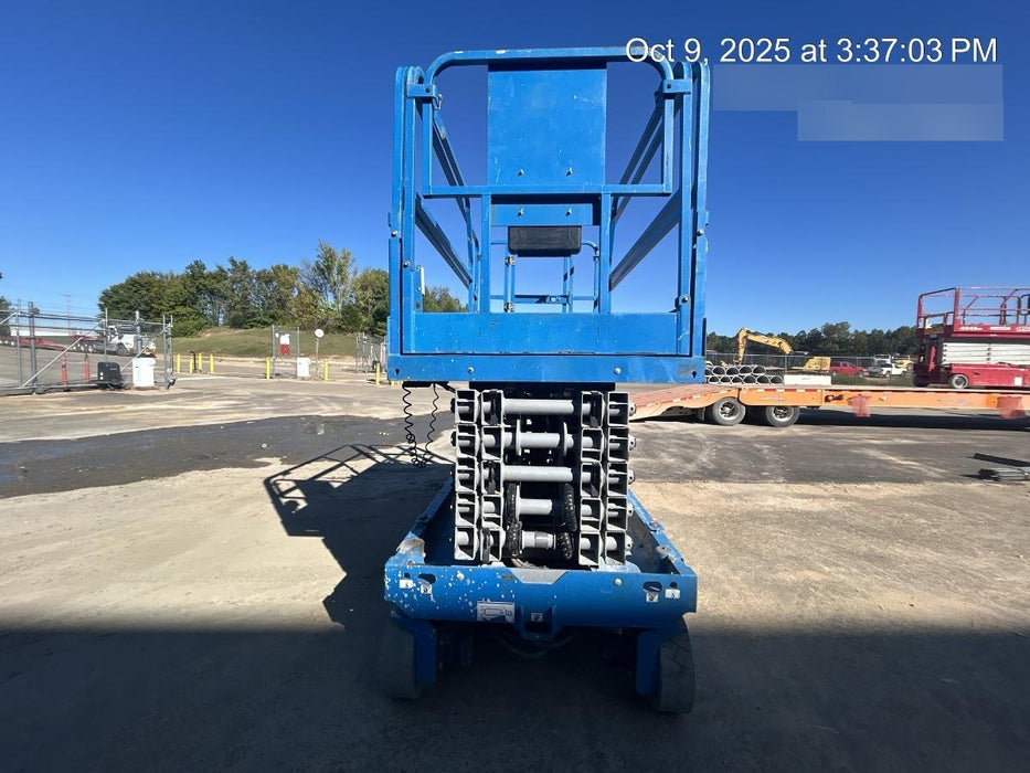 2019 Genie GS-4047 Folding rails with half height swing gate