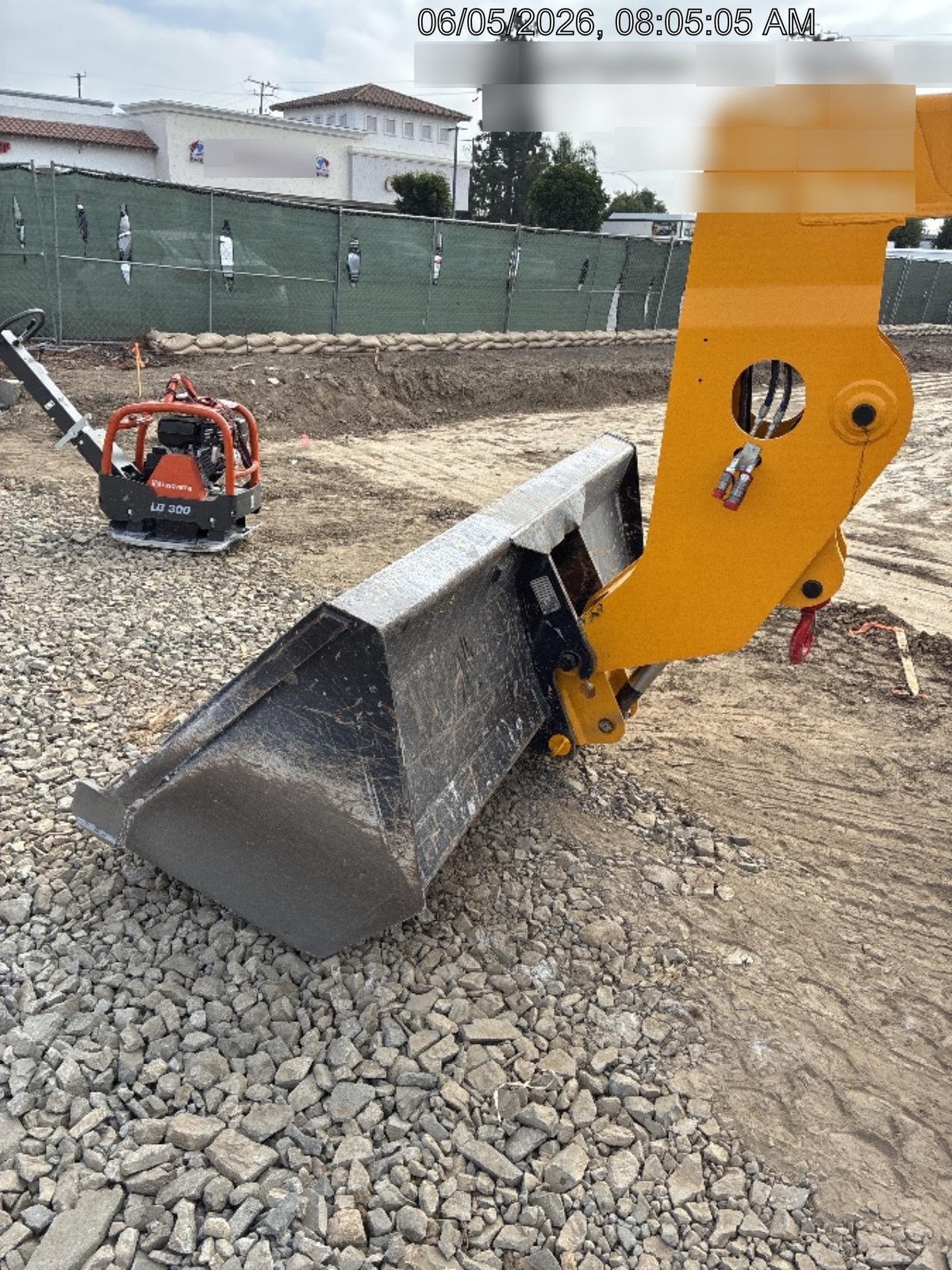 2022 JLG 1001100823