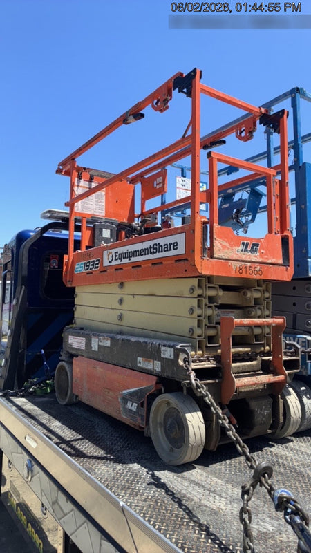 2021 JLG ES1932