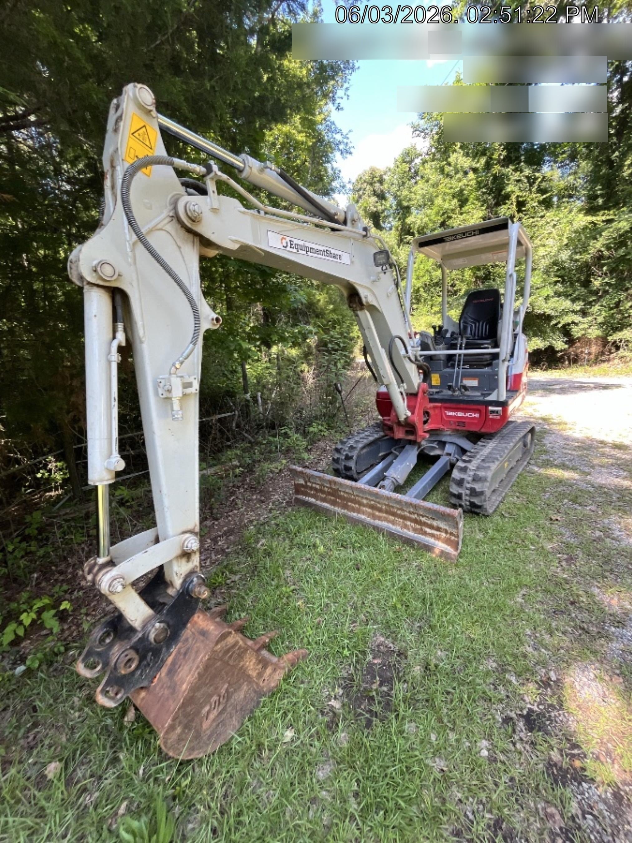 2024 TAKEUCHI TB235-2R