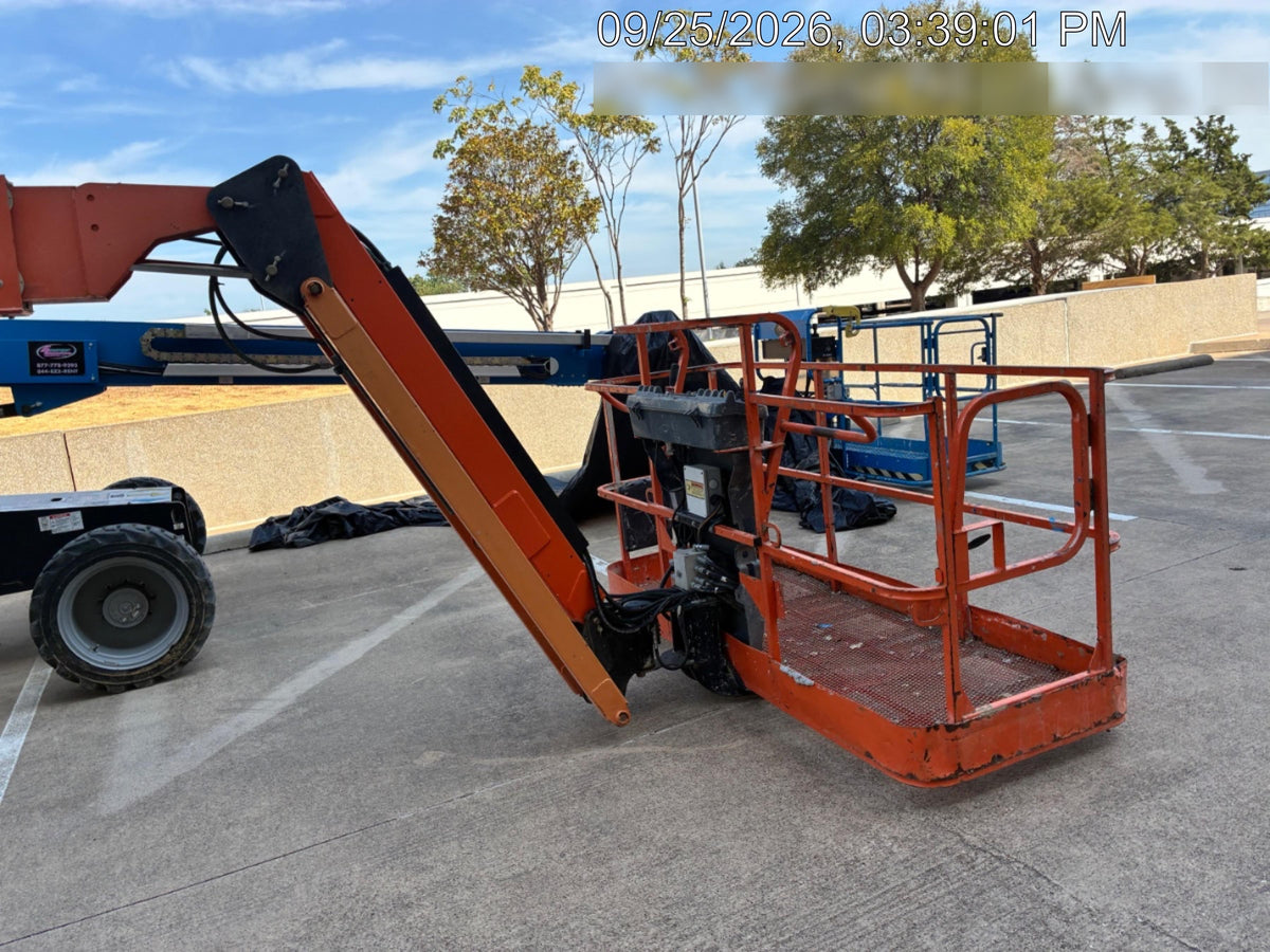 2016 JLG 660SJ