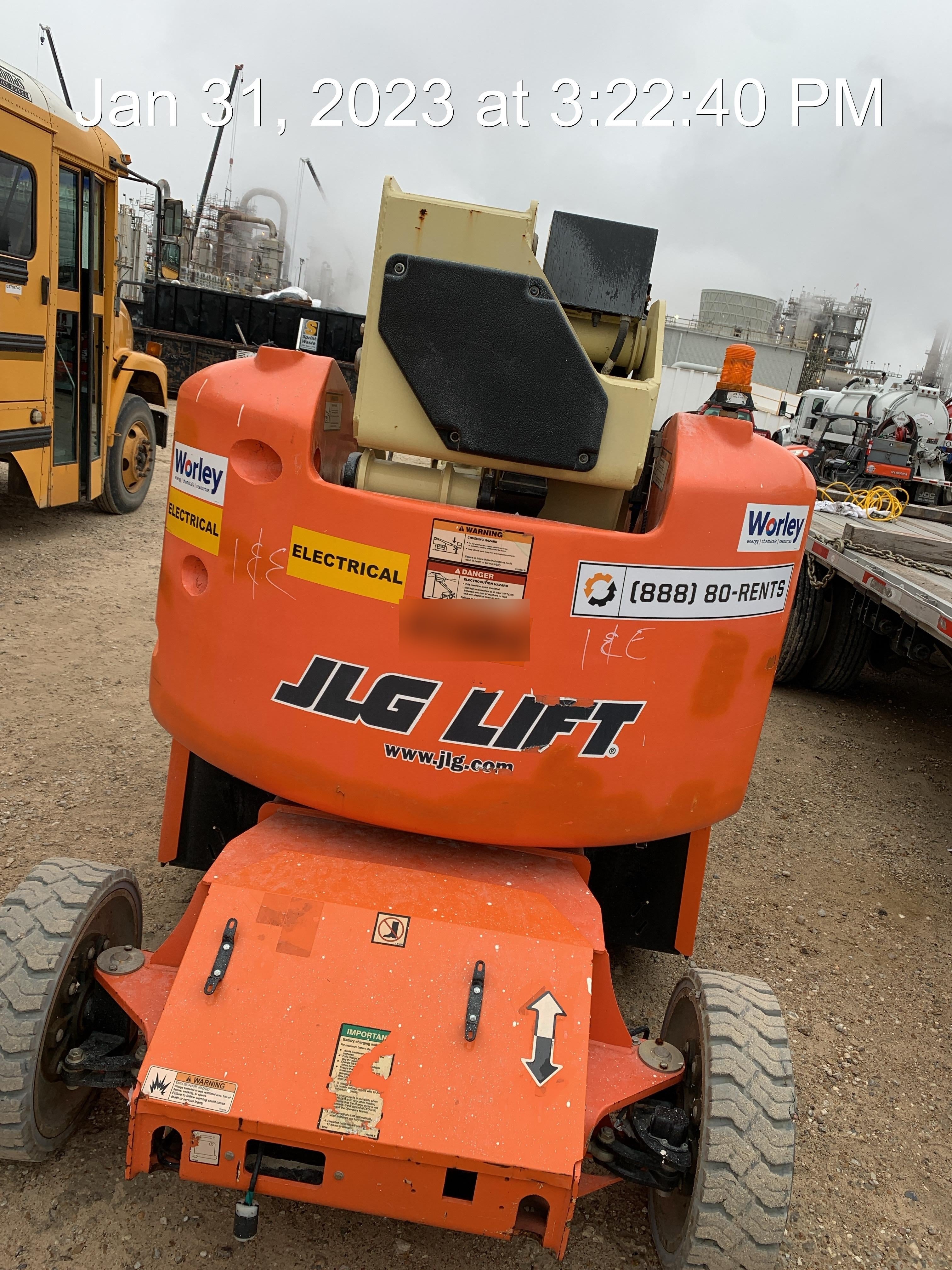 2019 JLG E400AJP