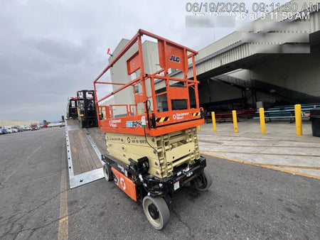 2022 JLG ES3246