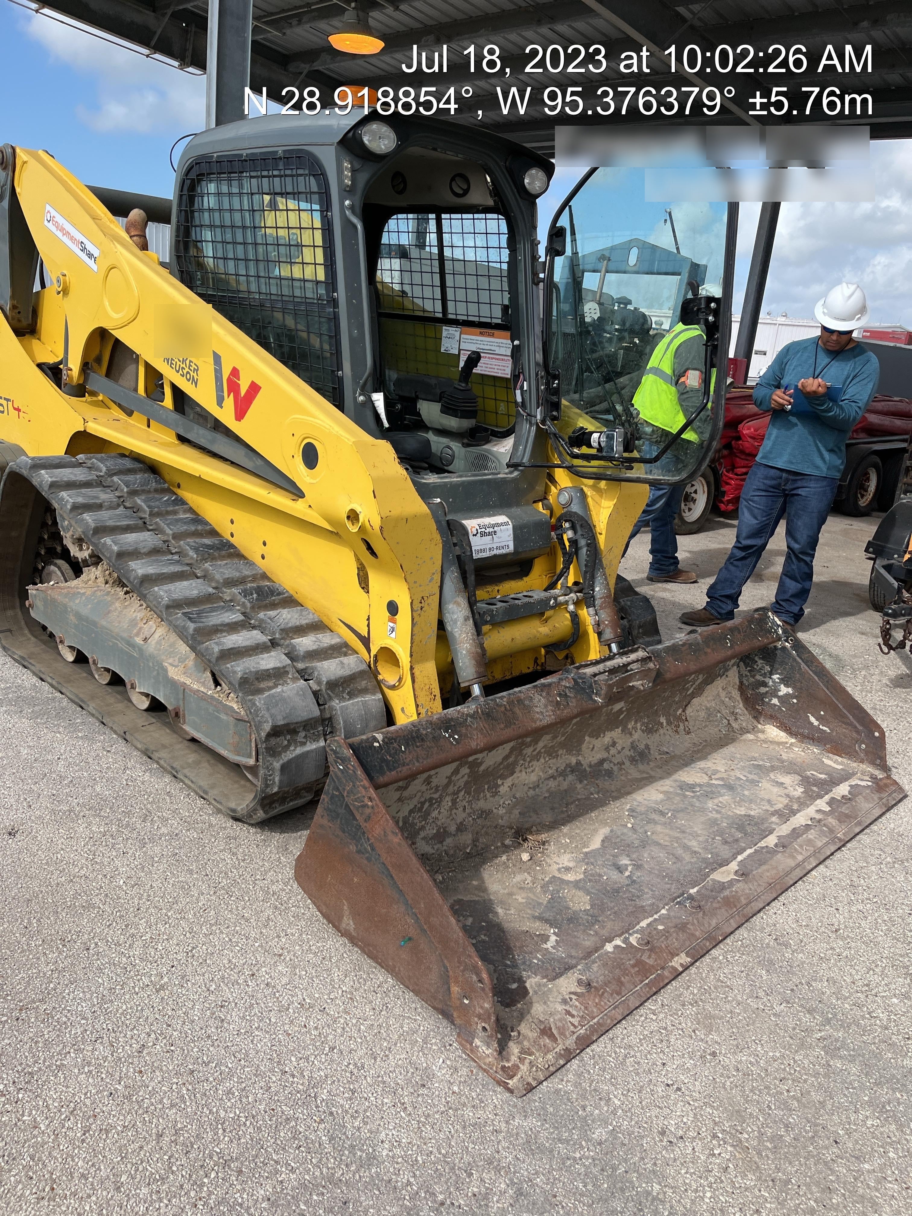 Wacker Neuson ST45 14-Pin Attachment Control T3 Bucket Leveling, Ride Control, CAB/Heat, A/C, Cyclonic Engine Pre-Cleaner, Block Heater (110v) T4F, Counter Weights, Dual Beam Work Lights,  Radio, Back-Up Camera, Zero-Drift Hydraulic Valve, Foot Throttle, 4 Way Flasher Kit, Scavenger Air Cleane, Synthetic Hydraulic Oil, High Flow LF	Hydraulic Coupler SSL/CTL