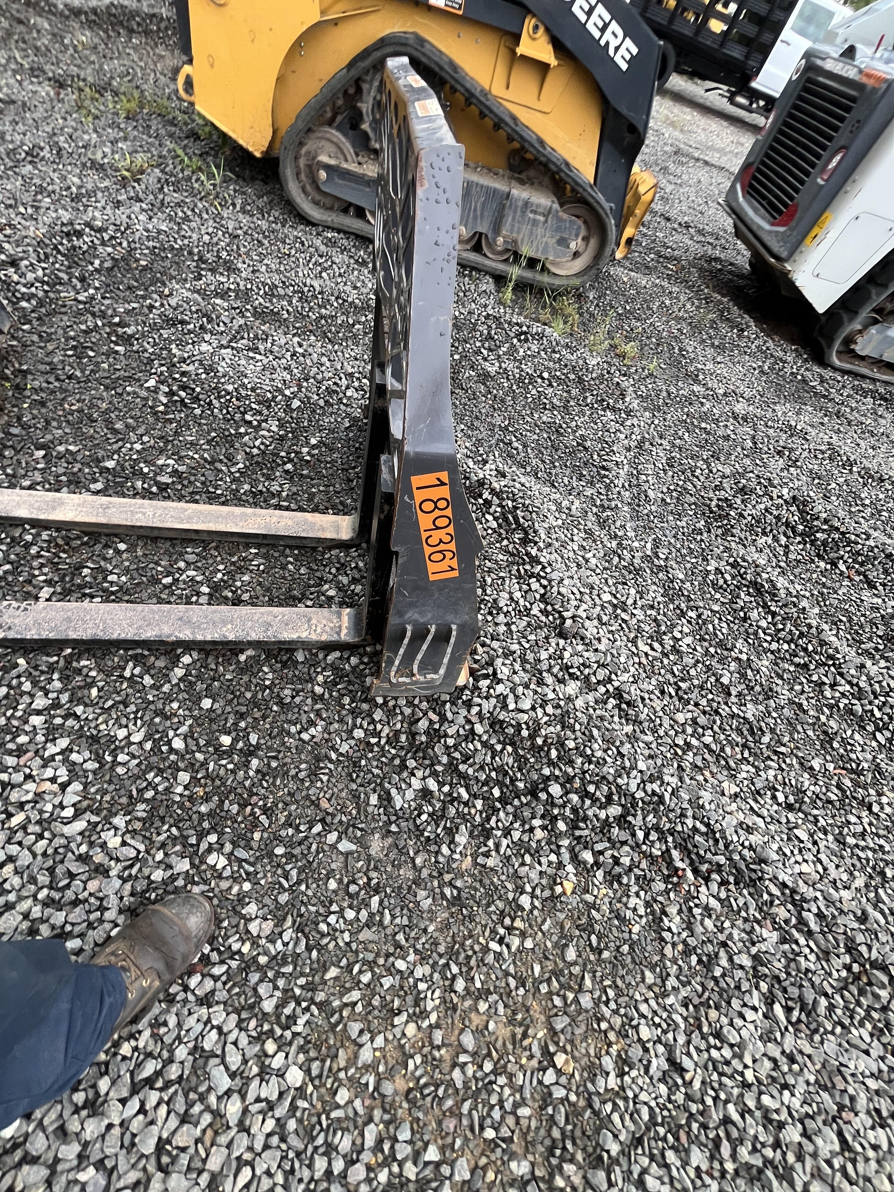 2021 PALADIN 48" Pallet Forks - Paladin