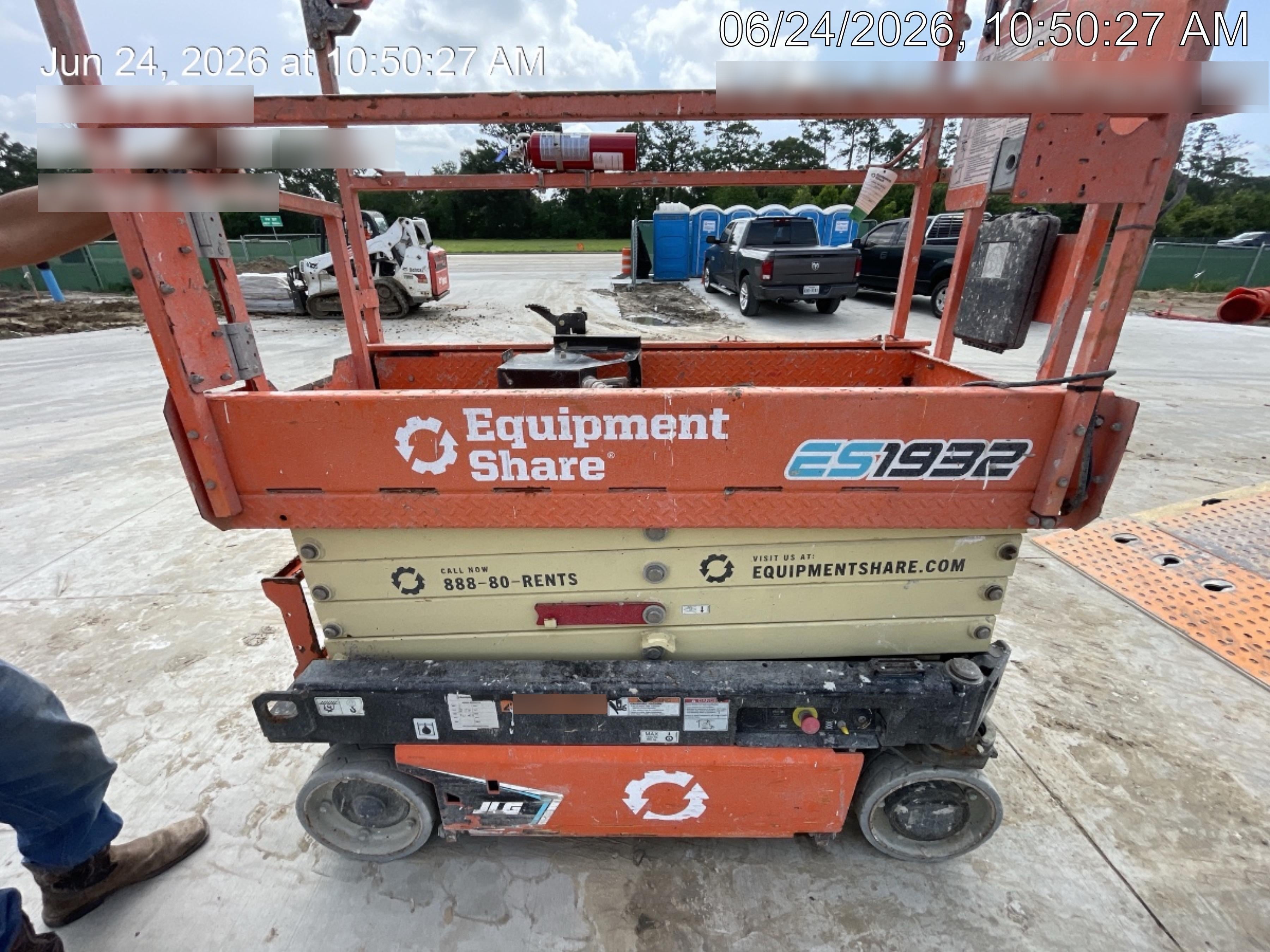 2022 JLG ES1932