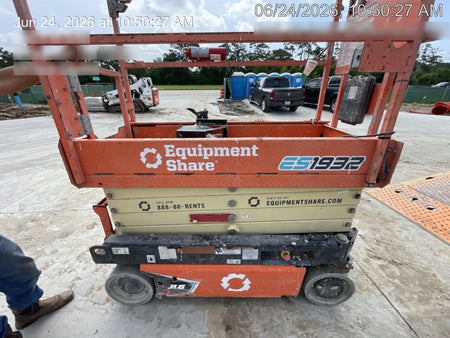 2022 JLG ES1932