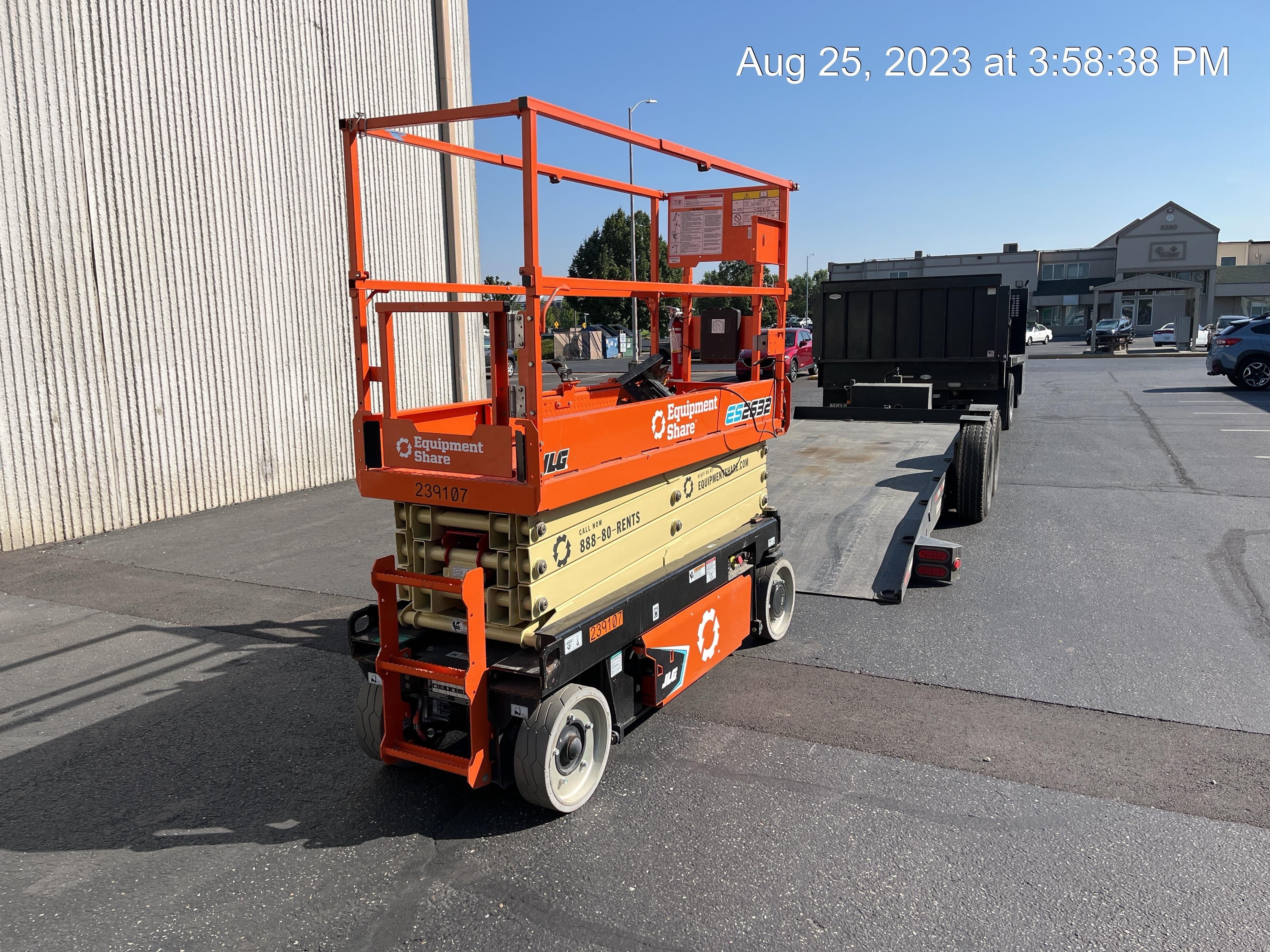 2022 JLG ES2632