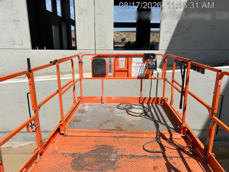 2019 JLG 430LRT