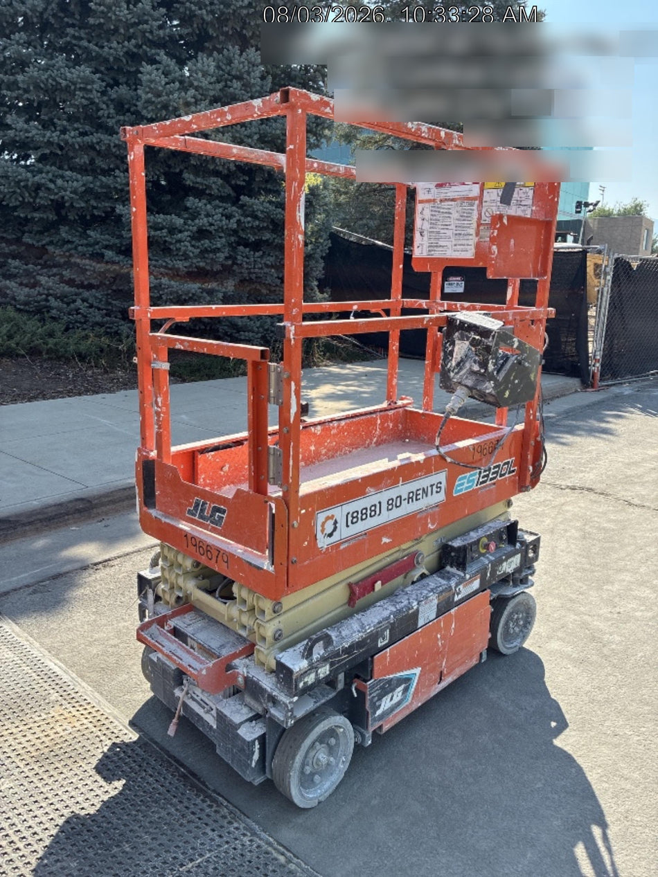 2021 JLG ES1330L