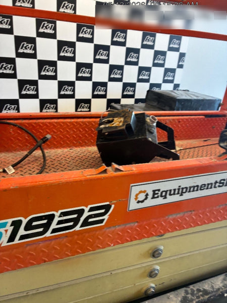 2021 JLG ES1932