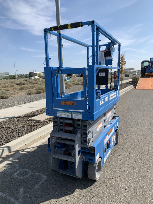 2020 Genie GS-1930 Solid Non Marking Tires, Beacon, Folding rails with half height swing gate, 800W Inverter