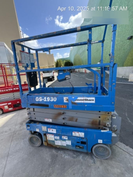 2020 Genie GS-1930 Solid Non Marking Tires, Beacon, Folding rails with half height swing gate