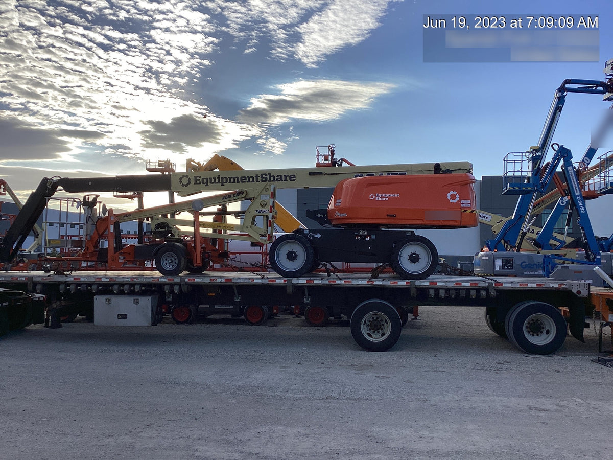 2023 JLG 660SJ