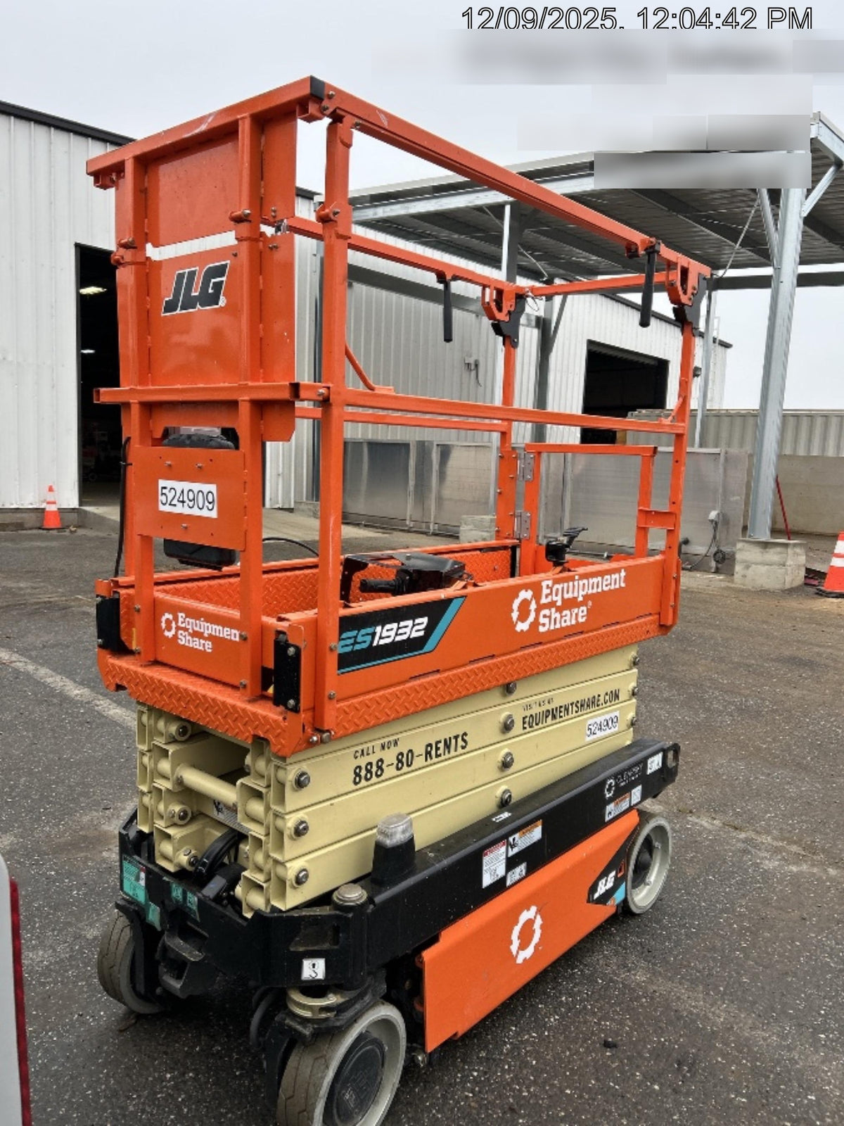 2025 JLG ES1932