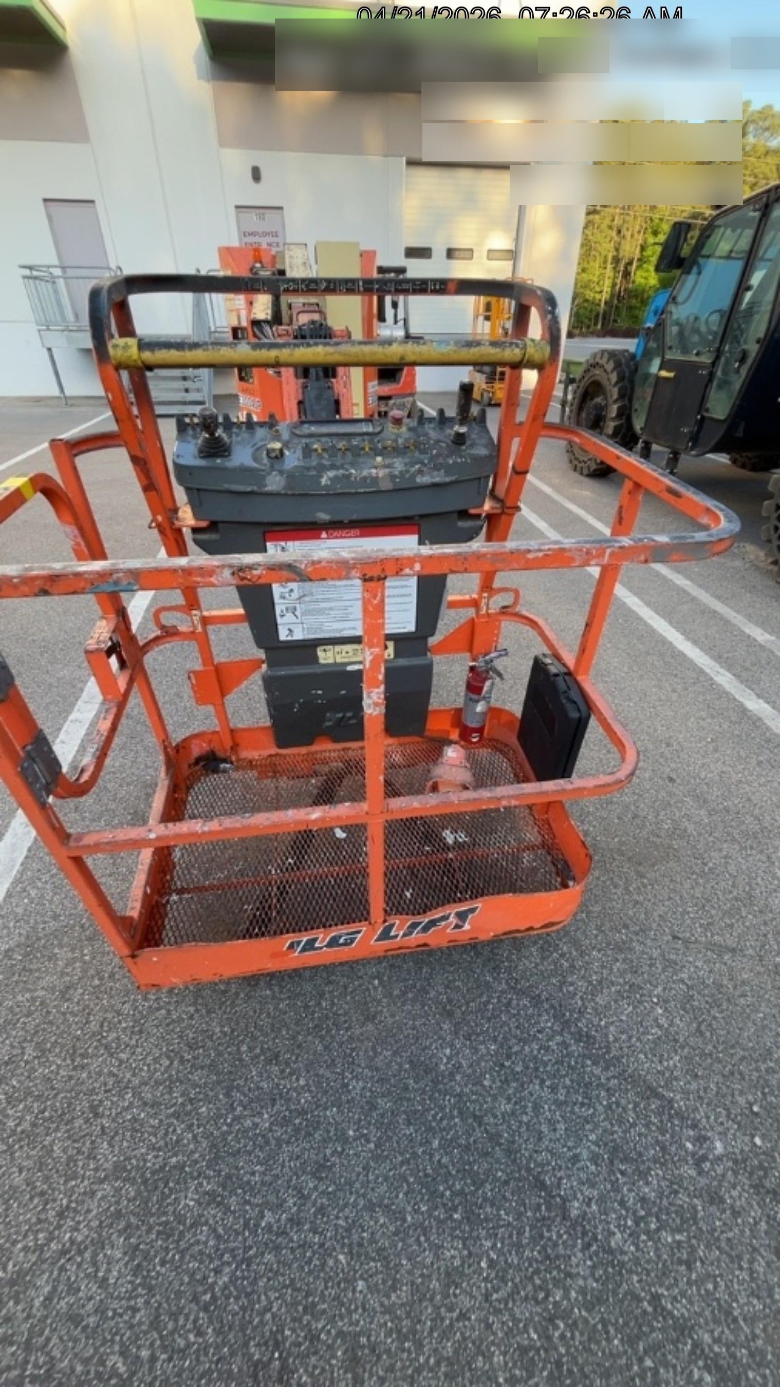 2019 JLG E300AJP