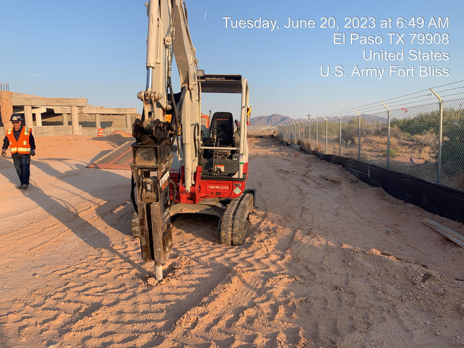 2021 TAKEUCHI TB235-2R