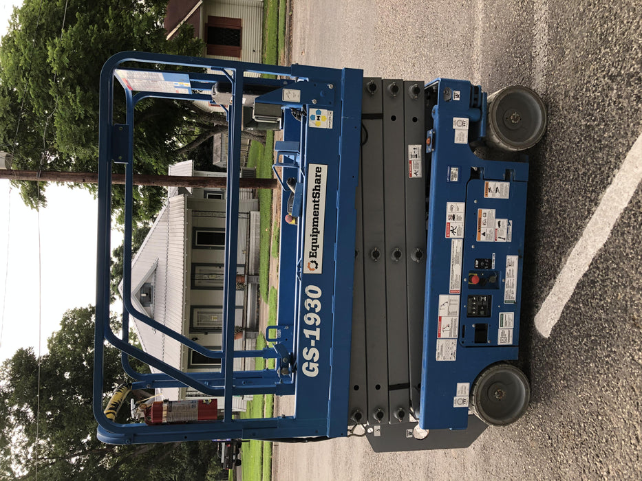 2019 Genie GS-1930 Fixed rails with chain Entry