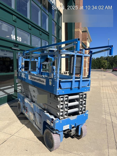 2019 Genie GS-2632 Folding rails with half height swing gate