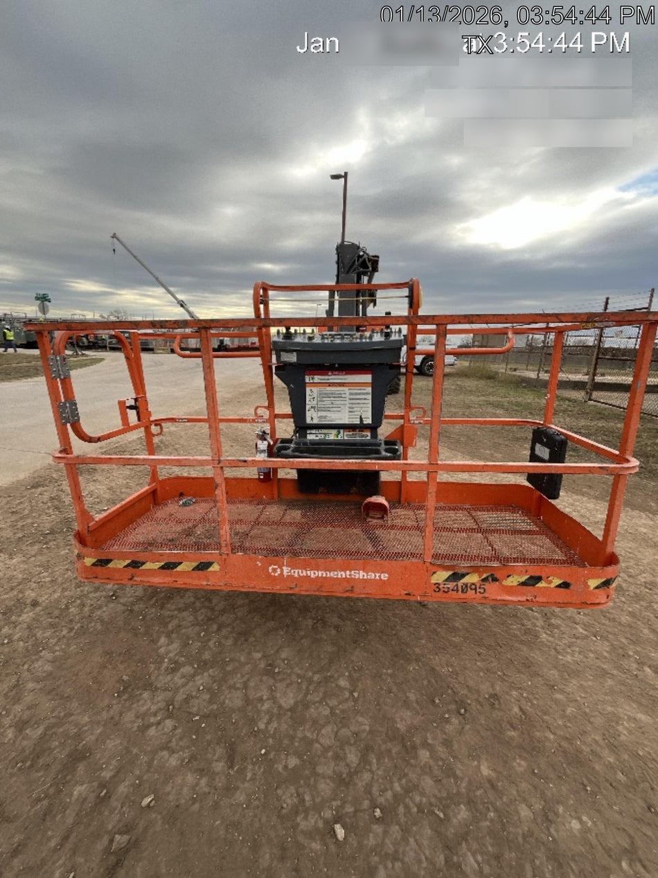 2023 JLG 860SJ