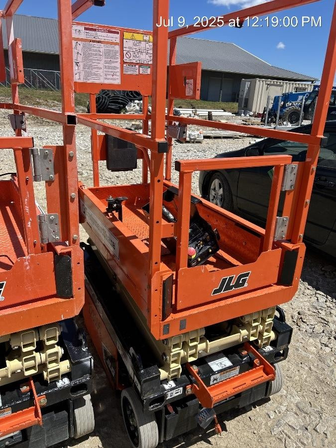 2022 JLG ES1330L