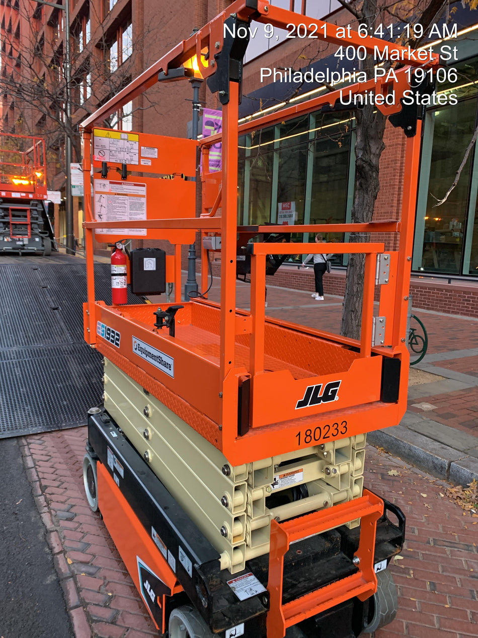 2021 JLG ES1932