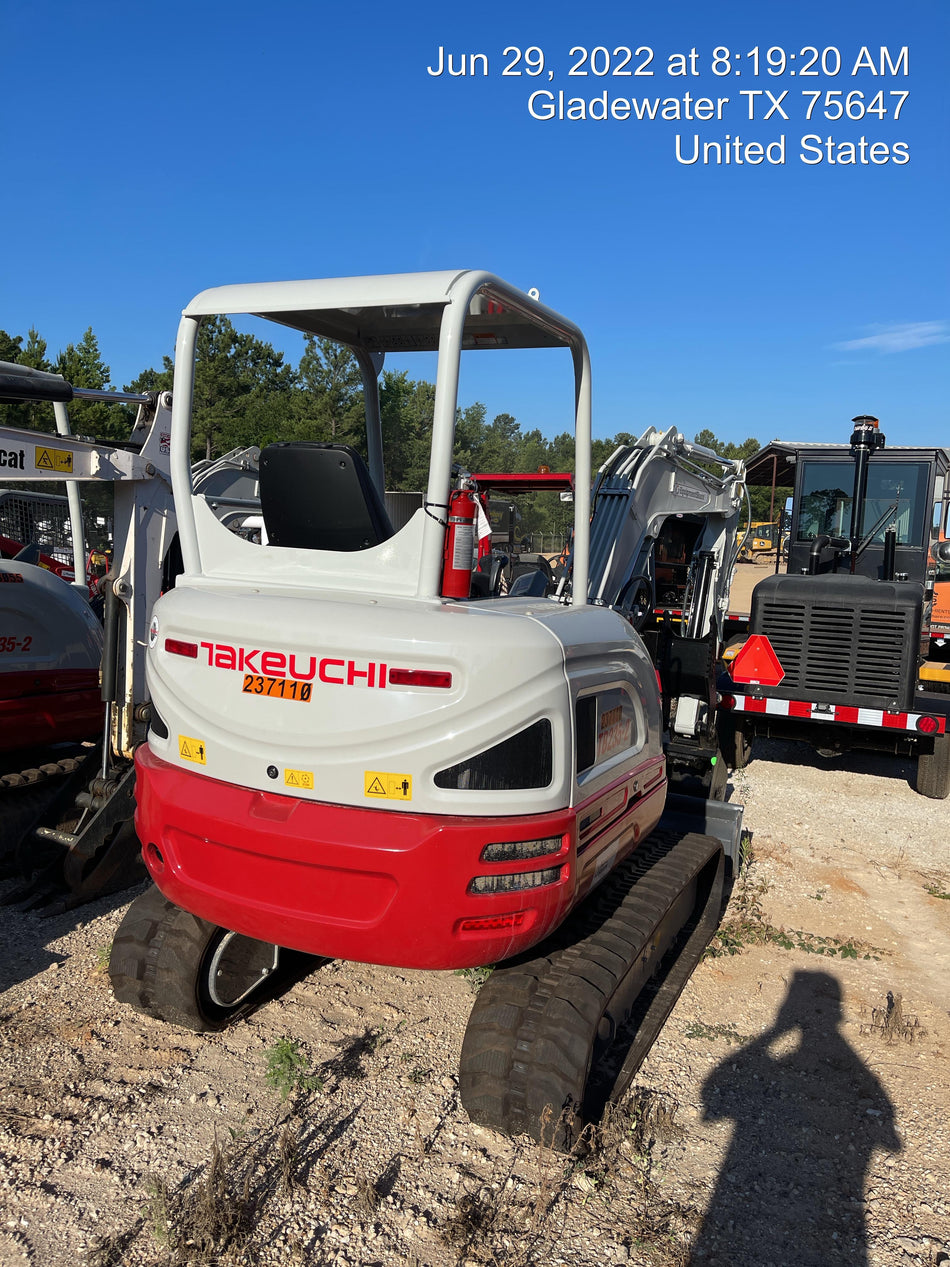 2022 TAKEUCHI TB235-2R