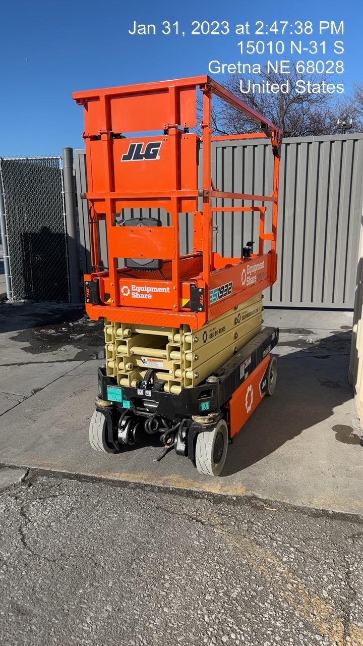 2022 JLG ES1932