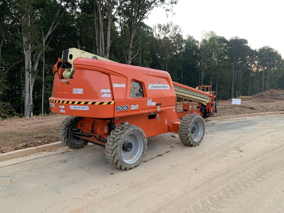 2020 JLG 600S Deutz Diesel, 4wd, FF Tires, Inward Self Closing Gate, Tool Tray, Beacon, 7.5kW Generator