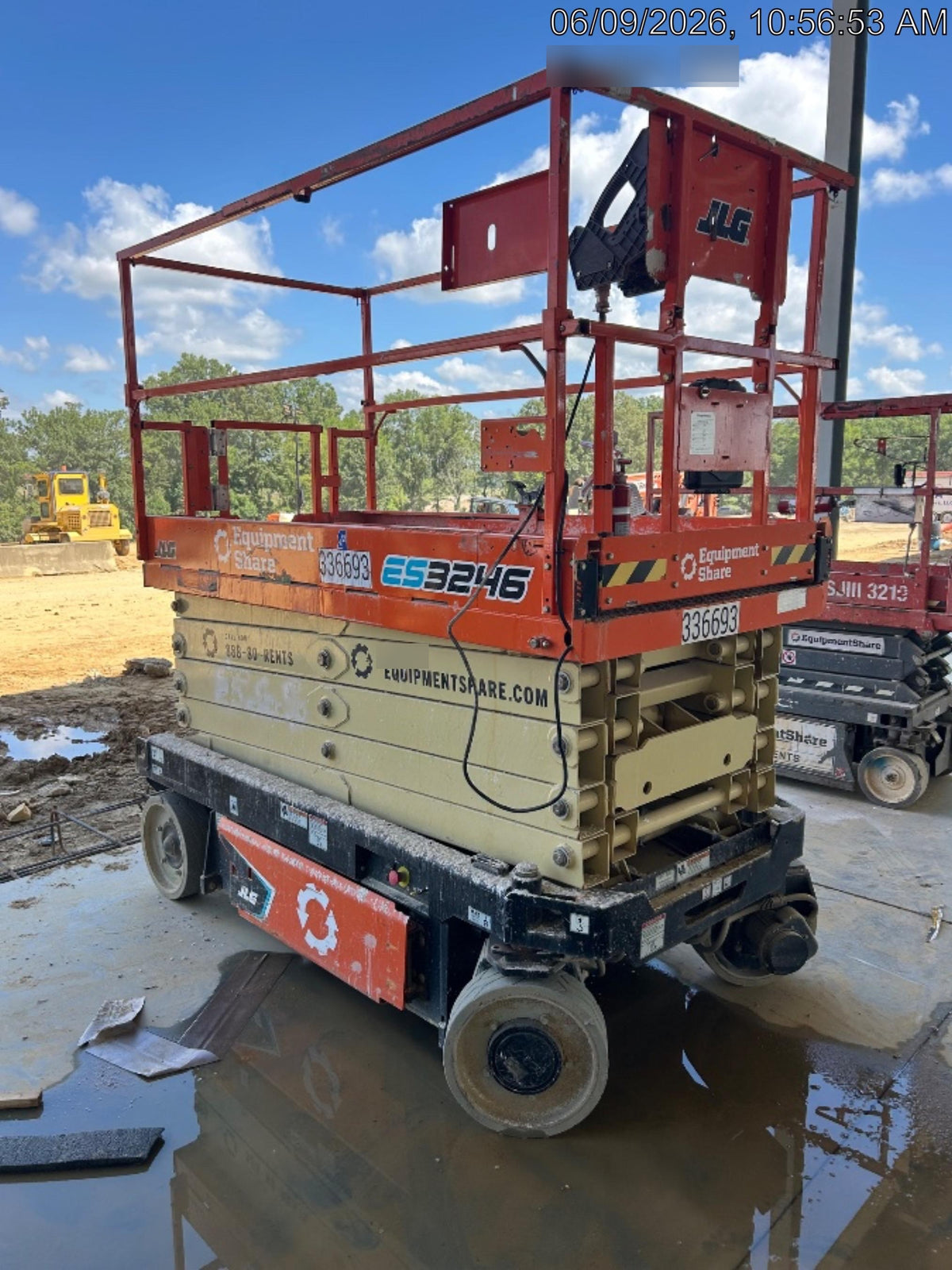 2023 JLG ES3246