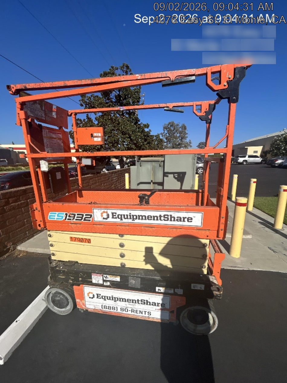 2021 JLG ES1932