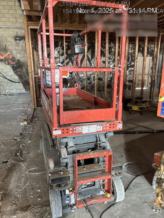 2020 Skyjack SJIII-3219 Solid NM Tires, Half height spring hinged entry gate, Dual Beacons, 800W Inverter