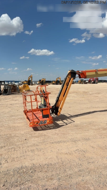 2022 JLG 800AJ