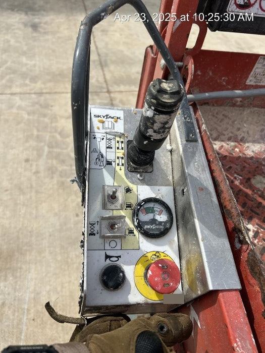 2018 Skyjack SJIII-3219 Skyjack SJIII3219 Scissor Lift w/Trojan Batteries