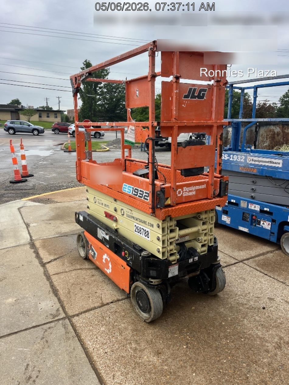 2022 JLG ES1932