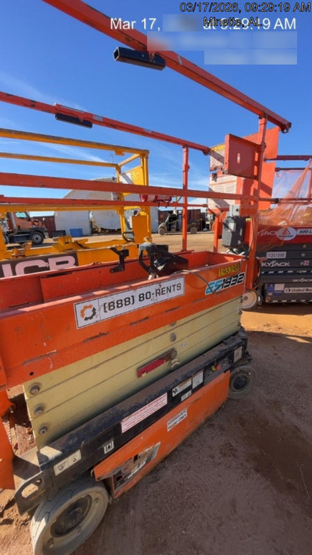 2021 JLG ES1932