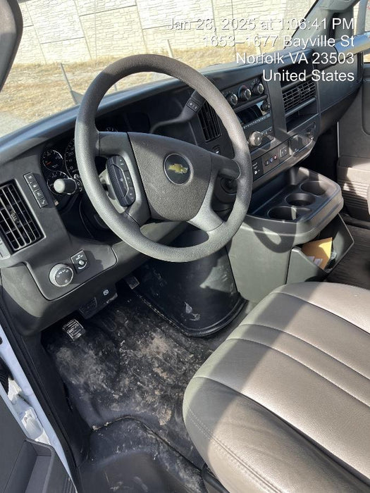 2024 CHEVROLET Express Van - Rental