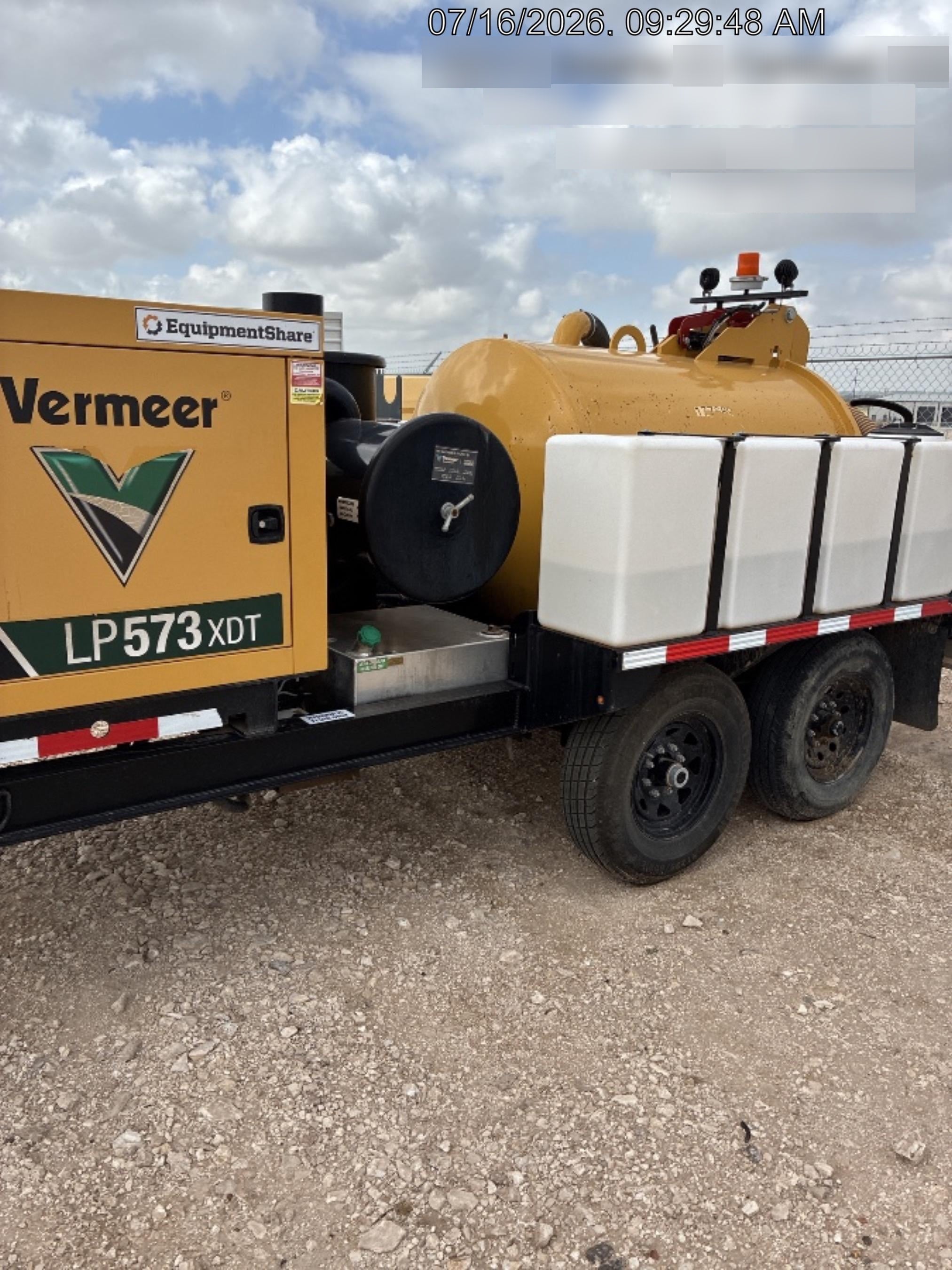 2021 VAC-TRON LP573XDT