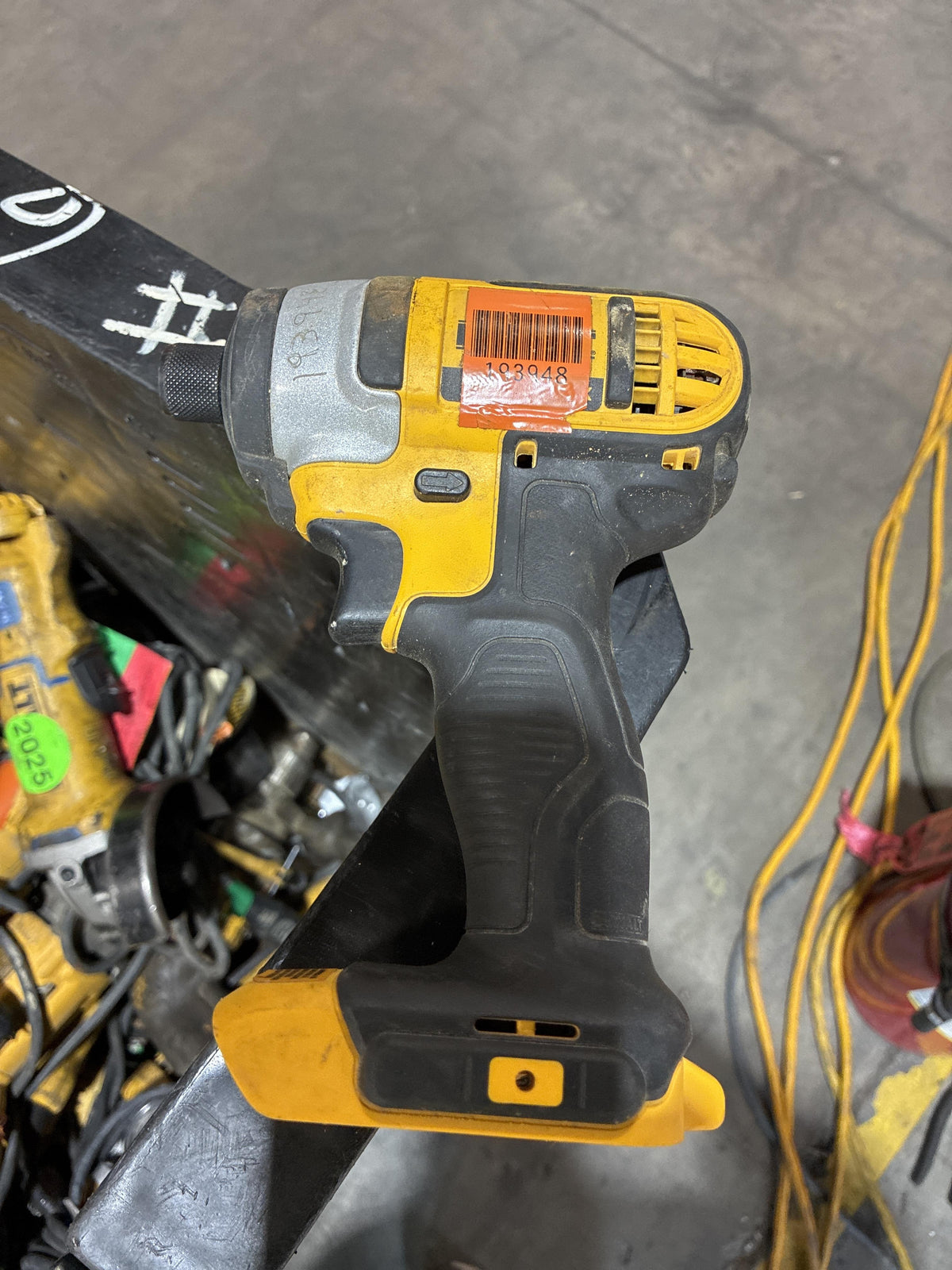 2021 DEWALT DCF885